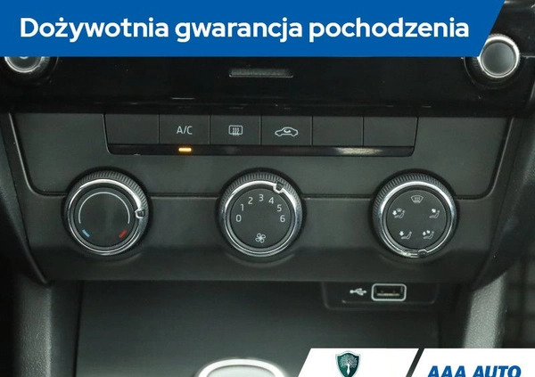 Skoda Octavia cena 42000 przebieg: 197693, rok produkcji 2018 z Kazimierza Wielka małe 211